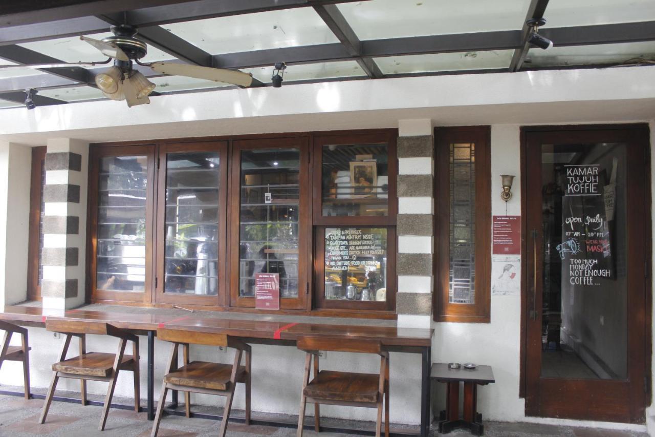 Hotel Bumi Asih Gedung Sate Бандунг Экстерьер фото