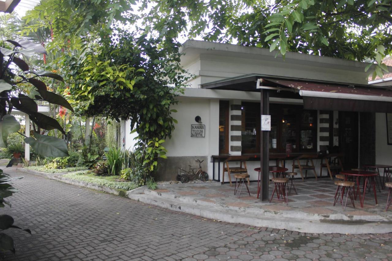 Hotel Bumi Asih Gedung Sate Бандунг Экстерьер фото