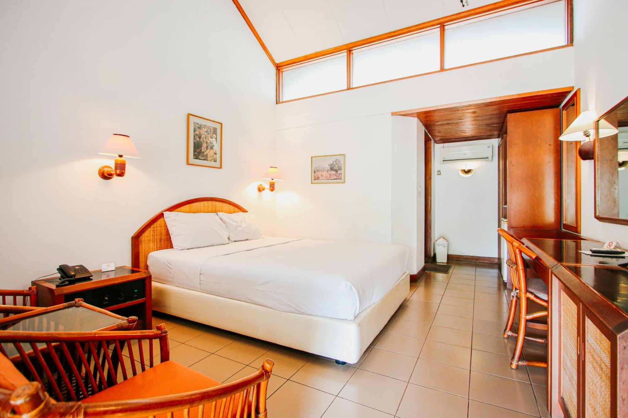 Hotel Bumi Asih Gedung Sate Бандунг Экстерьер фото