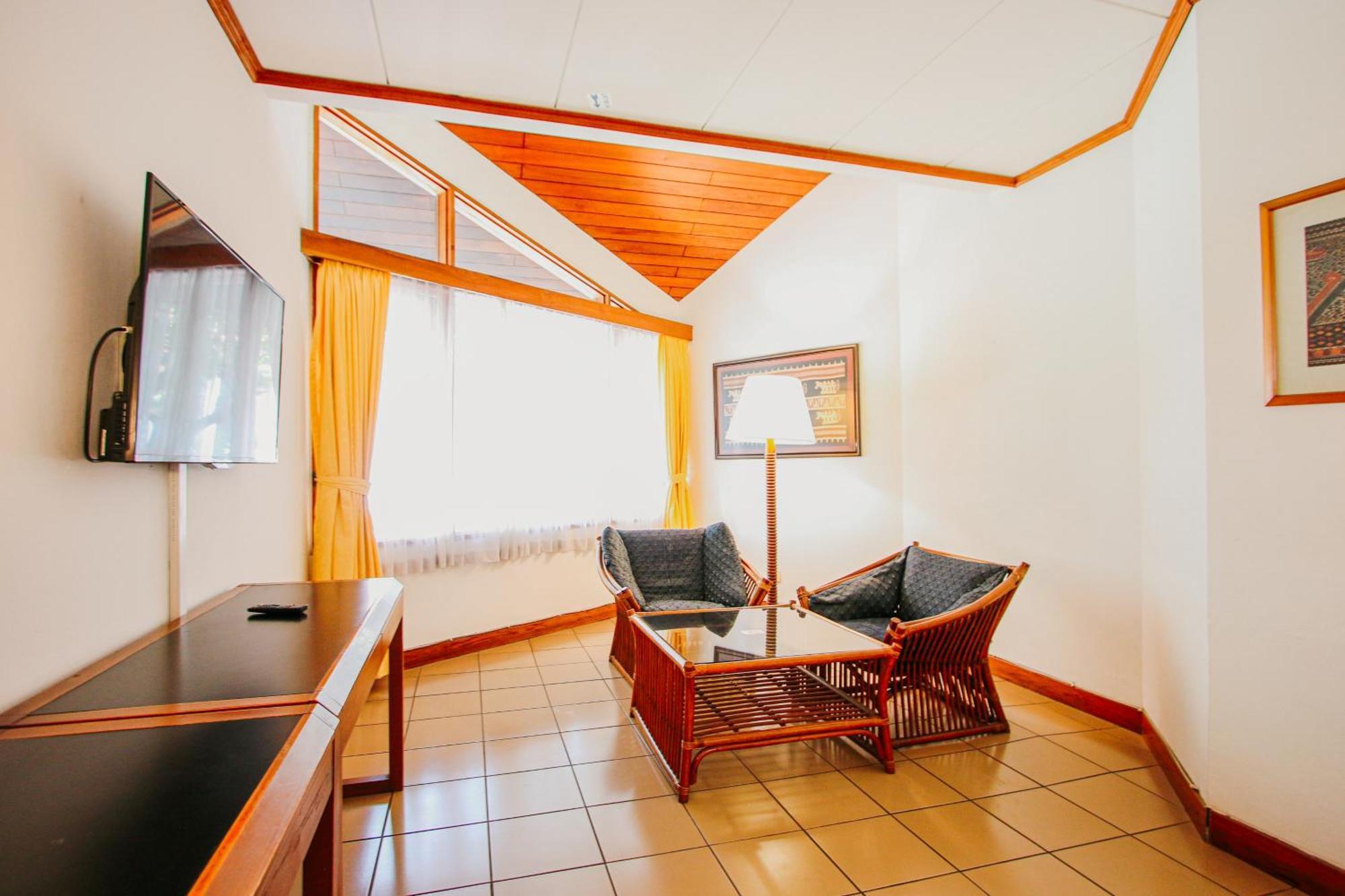 Hotel Bumi Asih Gedung Sate Бандунг Экстерьер фото
