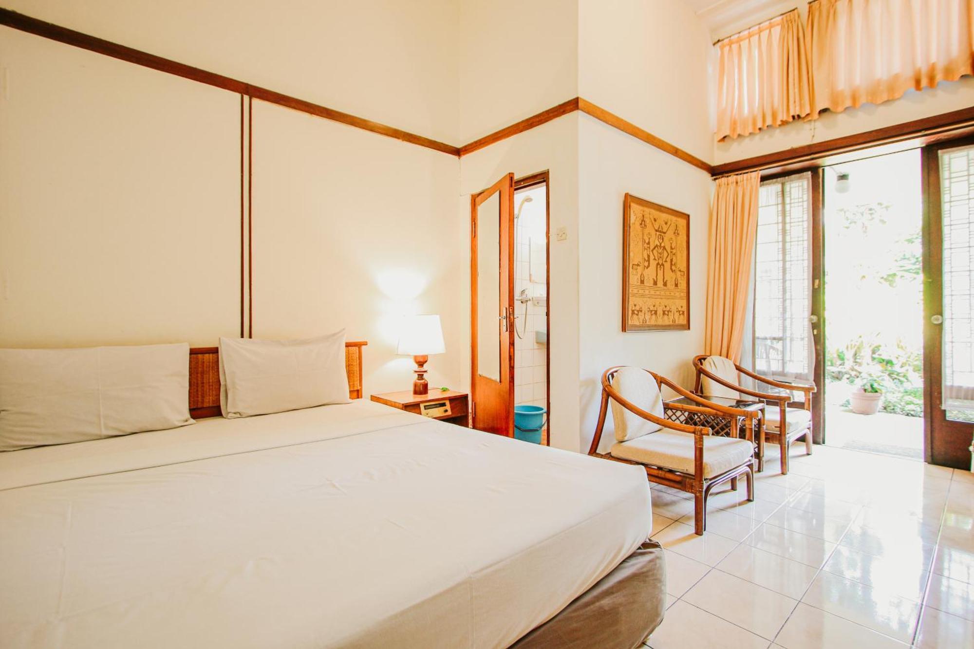 Hotel Bumi Asih Gedung Sate Бандунг Экстерьер фото