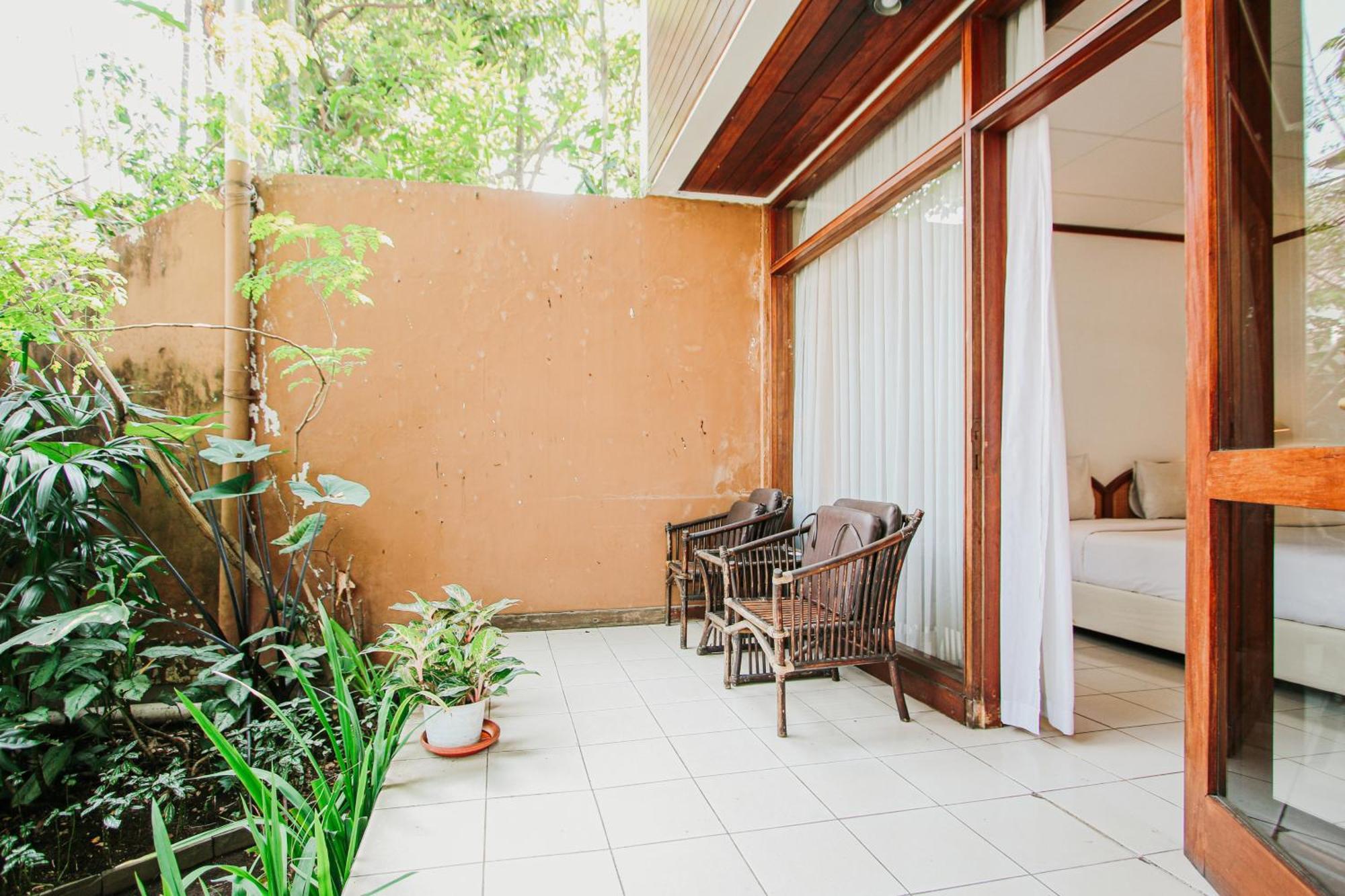 Hotel Bumi Asih Gedung Sate Бандунг Экстерьер фото