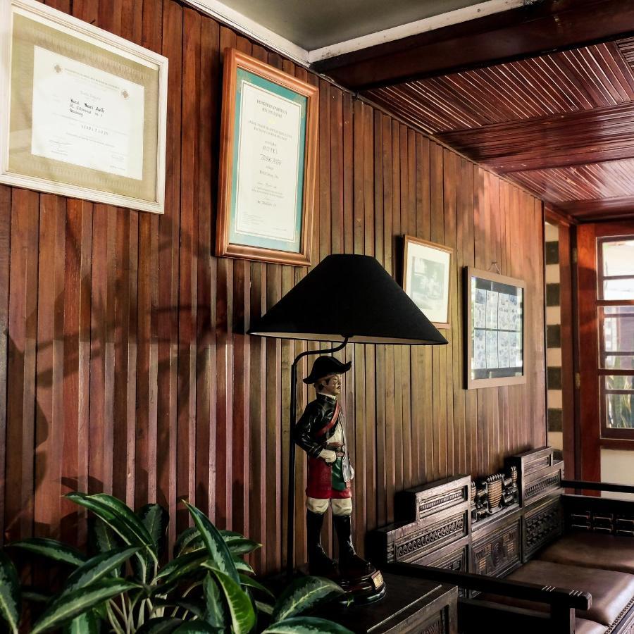 Hotel Bumi Asih Gedung Sate Бандунг Экстерьер фото